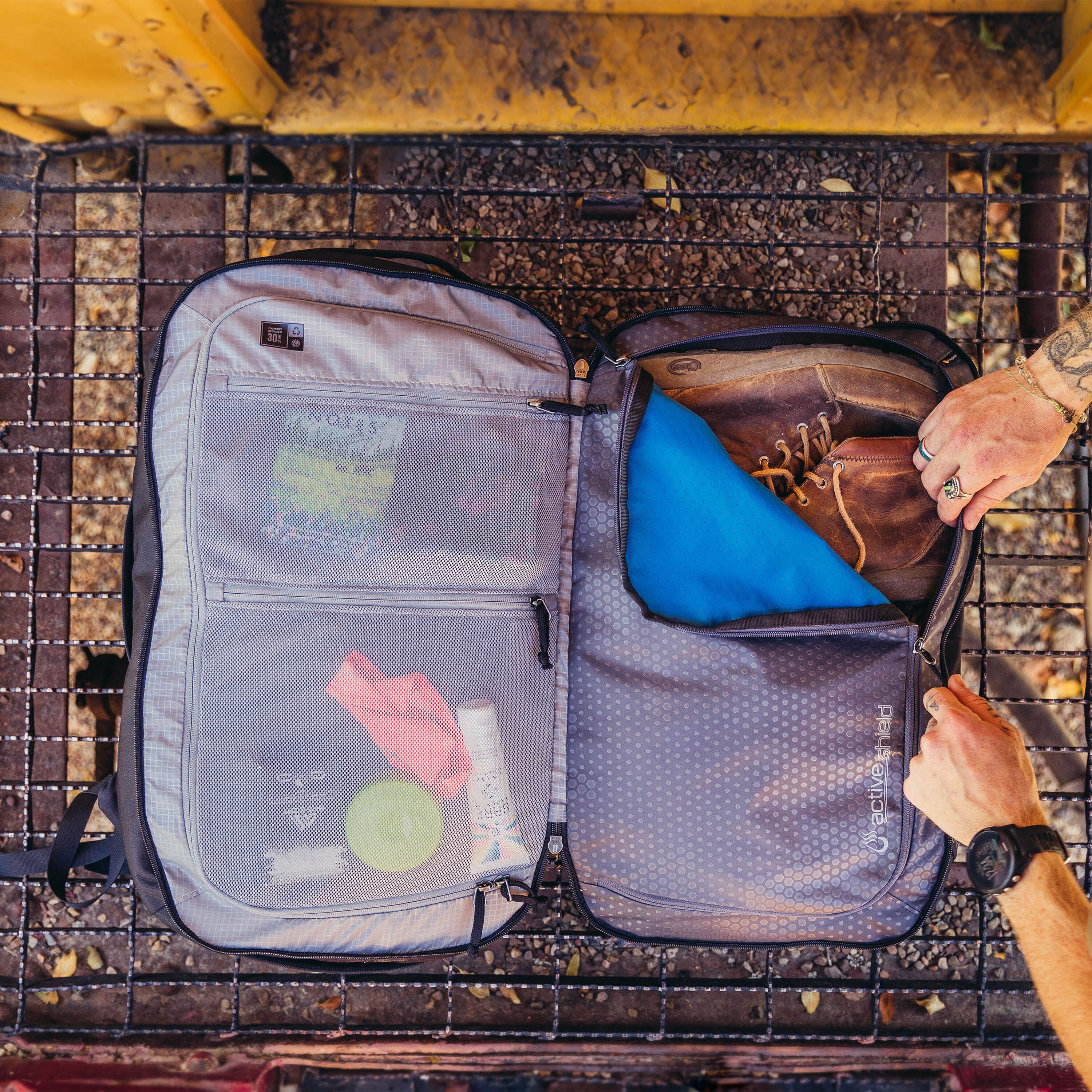 Gregory Border Traveller 30 Backpack - Image 4